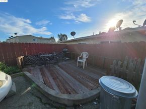 444 Schafer Rd, Hayward CA 94544