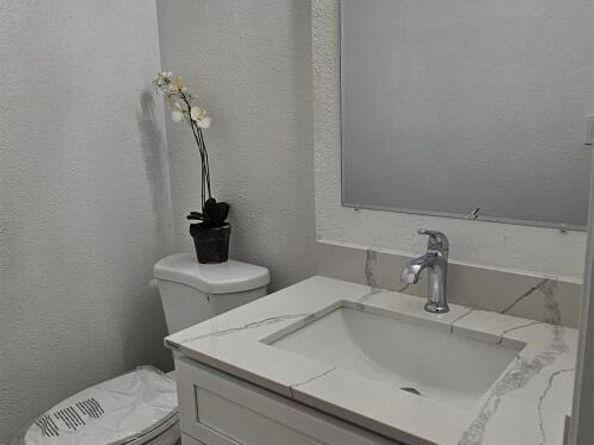 444 Schafer Rd, Hayward CA 94544