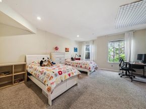 2335 Tunnel Rd, Oakland CA 94611