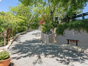 2335 Tunnel Rd, Oakland CA 94611