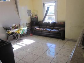 9639 International Blvd, Oakland CA 94603