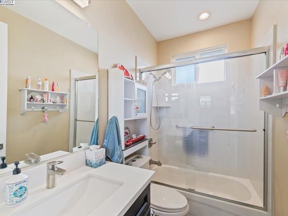 736 N P St, Livermore CA 94551