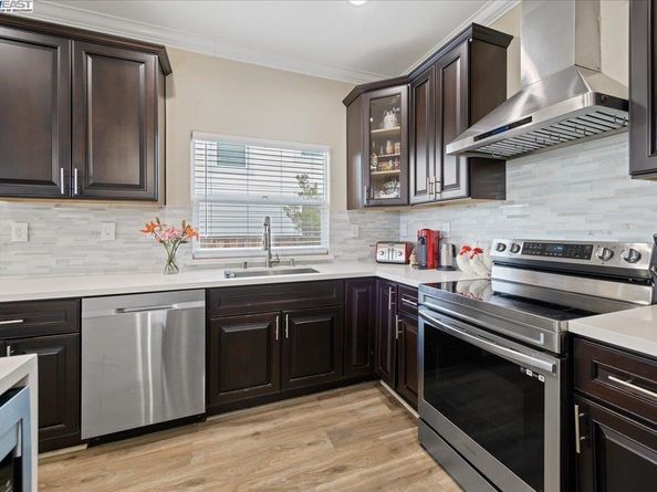 736 N P St, Livermore CA 94551