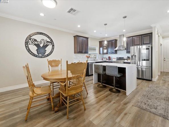 736 N P St, Livermore CA 94551