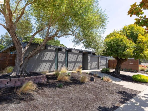 8156 Coach Dr, Oakland CA 94605