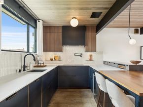 8156 Coach Dr, Oakland CA 94605