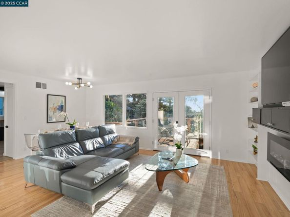 230 Fairlawn Dr, Berkeley CA 94708