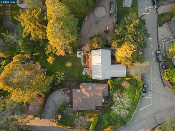 230 Fairlawn Dr, Berkeley CA 94708