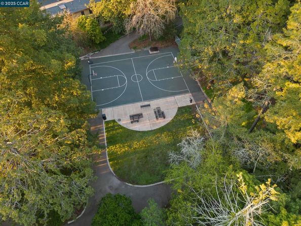 230 Fairlawn Dr, Berkeley CA 94708