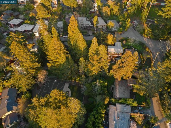 230 Fairlawn Dr, Berkeley CA 94708