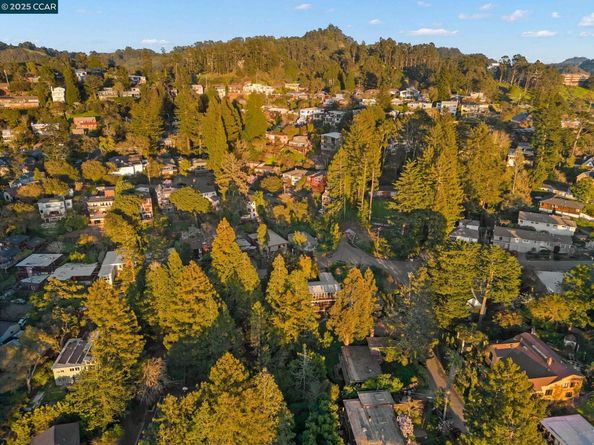 230 Fairlawn Dr, Berkeley CA 94708