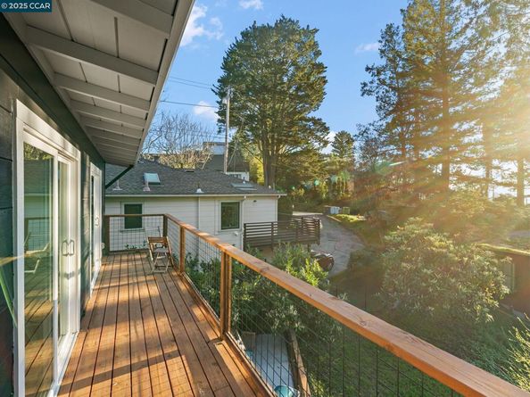 230 Fairlawn Dr, Berkeley CA 94708