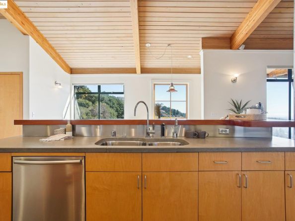 110 Gravatt Dr, Berkeley CA 94705