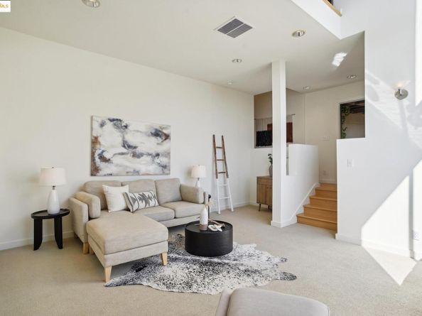 110 Gravatt Dr, Berkeley CA 94705