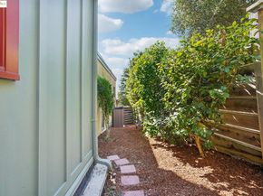 110 Gravatt Dr, Berkeley CA 94705