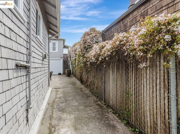1205 Peralta Ave, Berkeley CA 94706