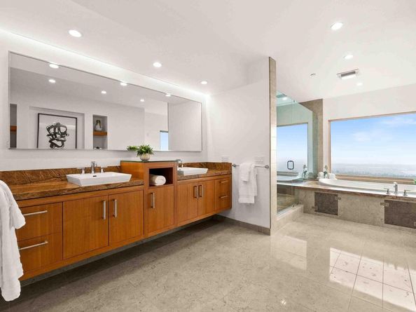 103 Diablo Dr, Oakland CA 94611