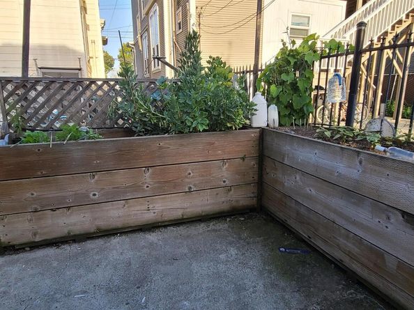 2825 Market St, Oakland CA 94608