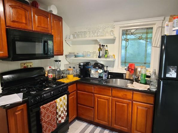 2825 Market St, Oakland CA 94608