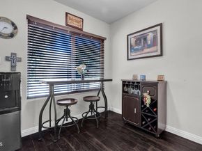 19431 Sherman Way 6, Reseda (los Angeles) CA 91335