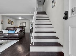 19431 Sherman Way 6, Reseda (los Angeles) CA 91335