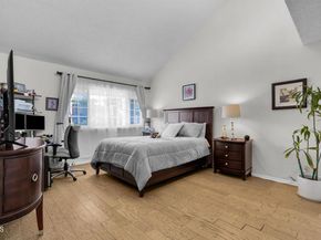19431 Sherman Way 6, Reseda (los Angeles) CA 91335