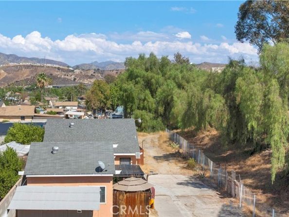 11602 Fellows Avenue, Pacoima (los Angeles) CA 91331