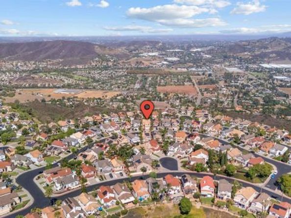 2462 Bear Rock Gln, Escondido CA 92026