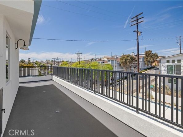 2100 Carnegie Lane, Redondo Beach CA 90278