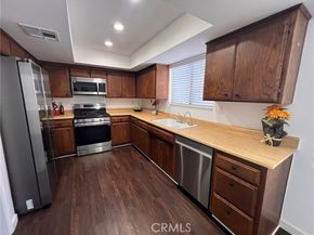 13243 Vanowen 2, North Hollywood (los Angeles) CA 91605