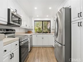 21500 Califa Street 184, Woodland Hills (los Angeles) CA 91367