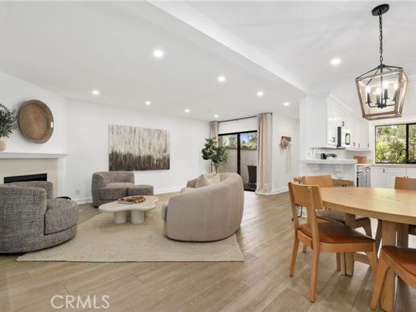 21500 Califa Street 184, Woodland Hills (los Angeles) CA 91367