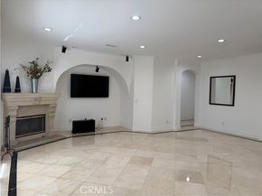5717 MELVIN Avenue, Tarzana (los Angeles) CA 91356