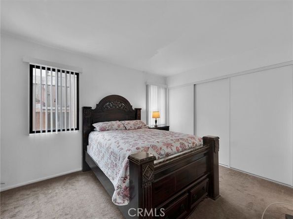 21040 Parthenia Street 20, Canoga Park (los Angeles) CA 91304