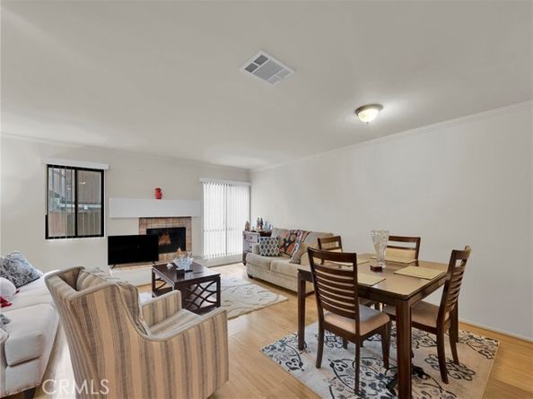21040 Parthenia Street 20, Canoga Park (los Angeles) CA 91304