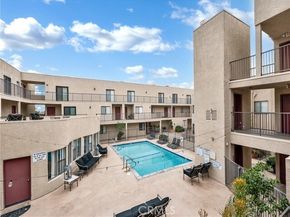 21040 Parthenia Street 20, Canoga Park (los Angeles) CA 91304