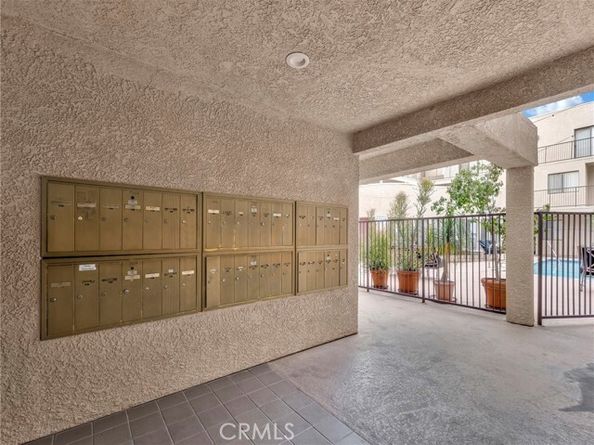 21040 Parthenia Street 20, Canoga Park (los Angeles) CA 91304