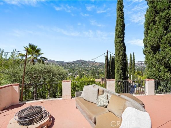 22628 Quinta Road, Woodland Hills (los Angeles) CA 91364
