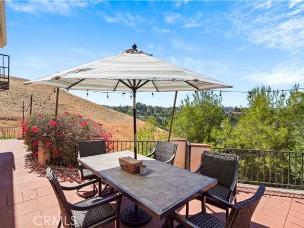 22628 Quinta Road, Woodland Hills (los Angeles) CA 91364