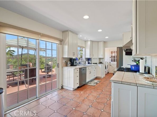 22628 Quinta Road, Woodland Hills (los Angeles) CA 91364