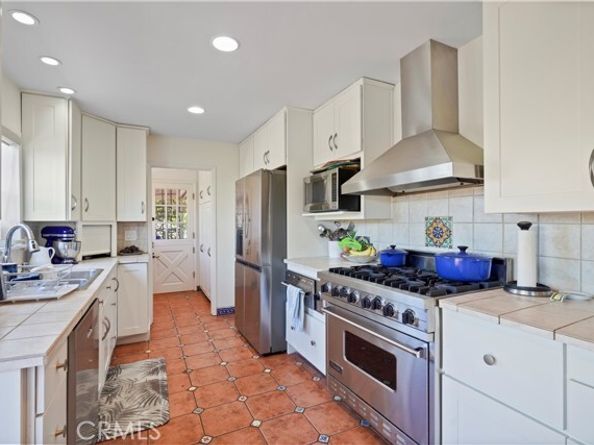22628 Quinta Road, Woodland Hills (los Angeles) CA 91364