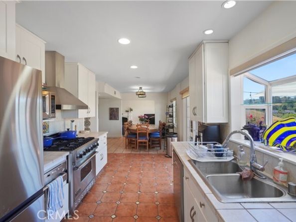 22628 Quinta Road, Woodland Hills (los Angeles) CA 91364