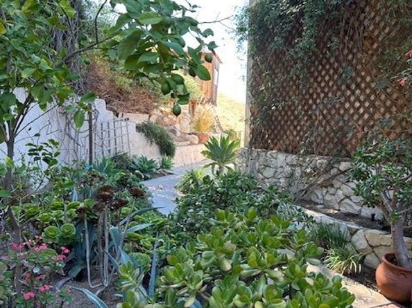 22628 Quinta Road, Woodland Hills (los Angeles) CA 91364
