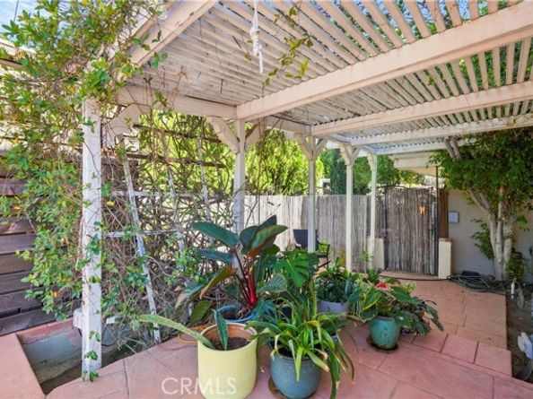22628 Quinta Road, Woodland Hills (los Angeles) CA 91364