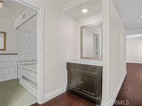 17140 Burbank Boulevard 105, Encino (los Angeles) CA 91316