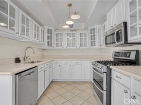17140 Burbank Boulevard 105, Encino (los Angeles) CA 91316