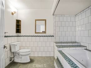 17140 Burbank Boulevard 105, Encino (los Angeles) CA 91316