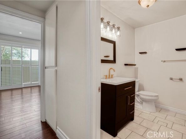 17140 Burbank Boulevard 105, Encino (los Angeles) CA 91316