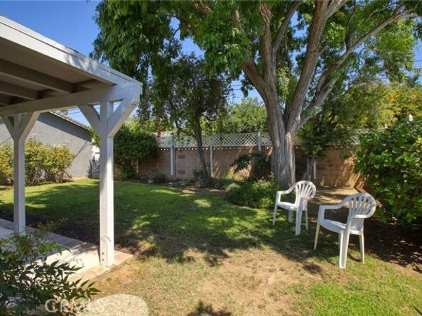 7816 Shoup Avenue, West Hills (los Angeles) CA 91304