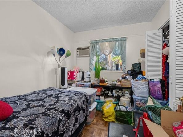 8062 Tyrone Avenue, Panorama City (los Angeles) CA 91402